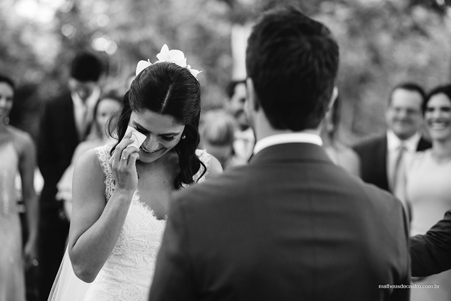 noivos trocando votos na cerimônia do casamento
