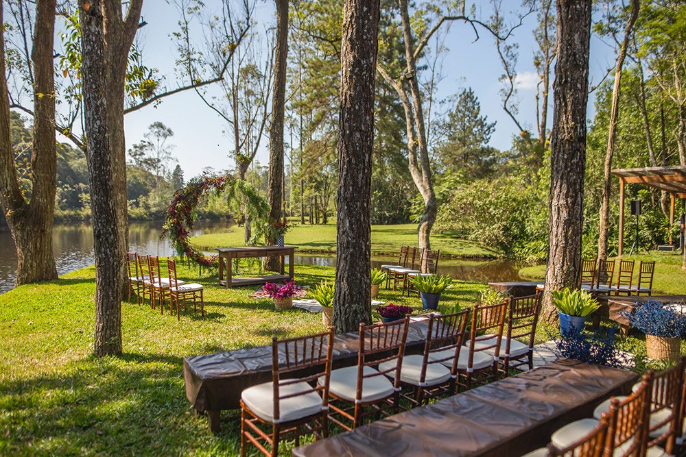 cerimônia de casamento ao ar livre no campo