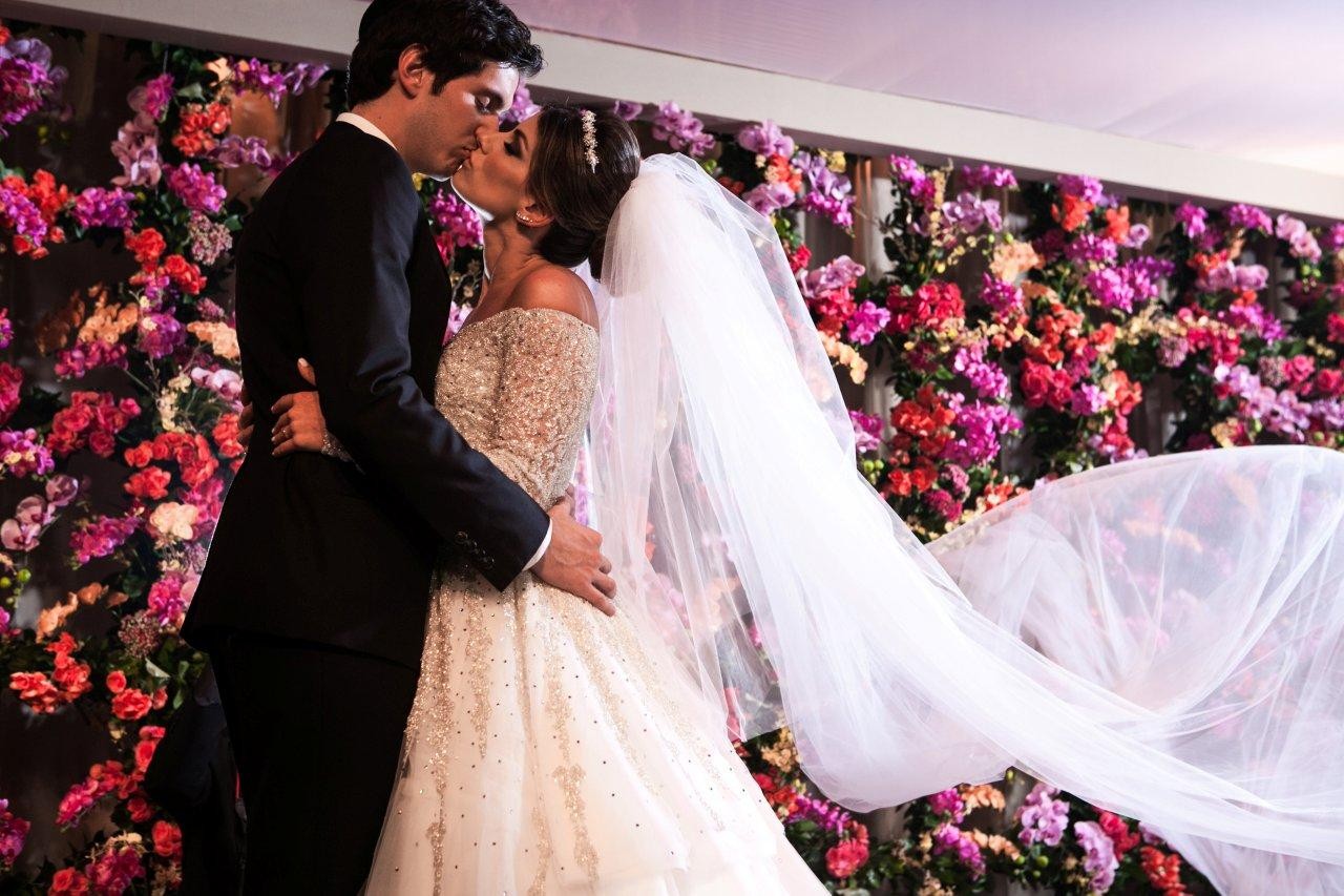 painel de flores na decoração do casamento