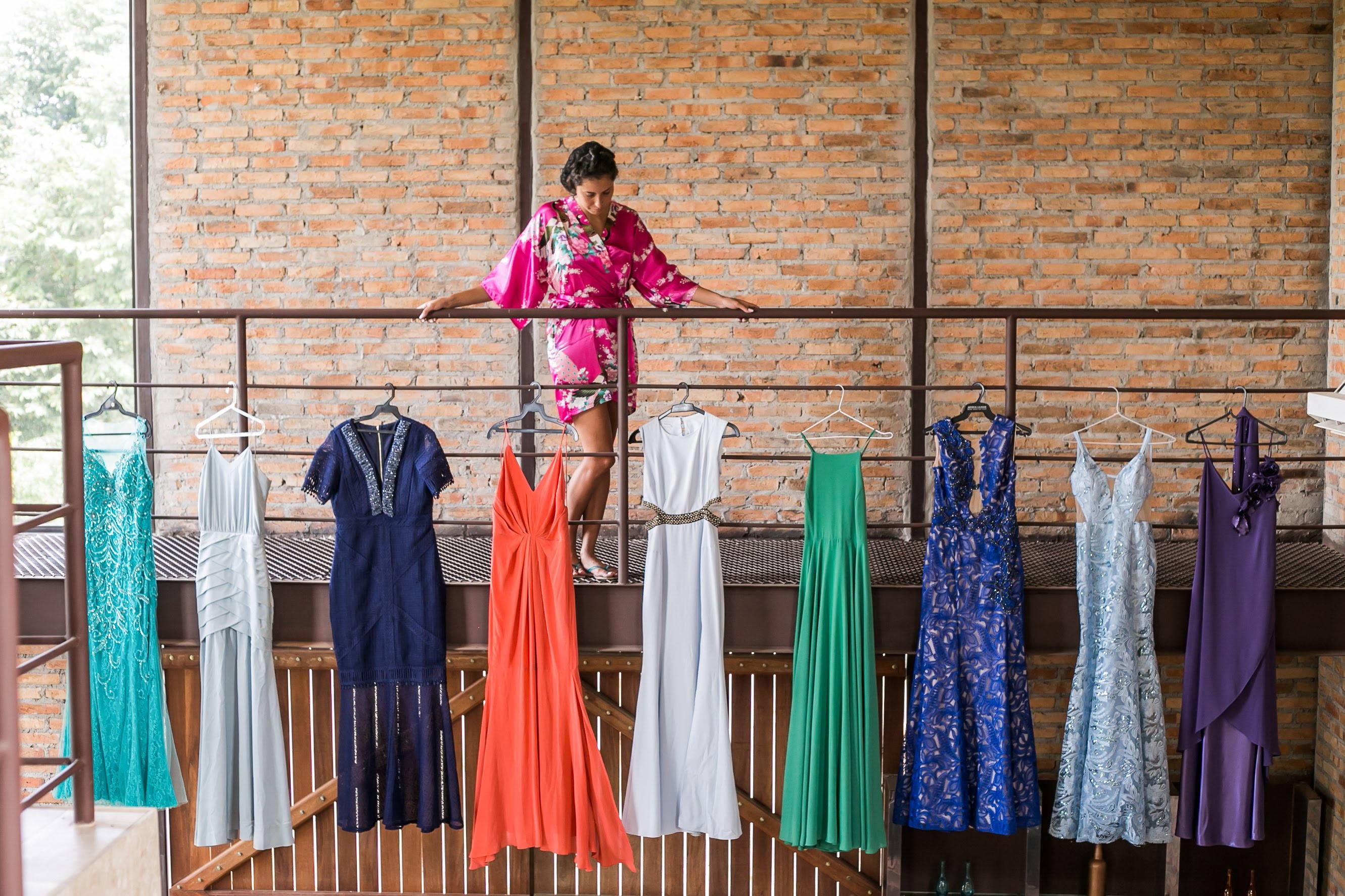 noiva com os vestidos das madrinhas