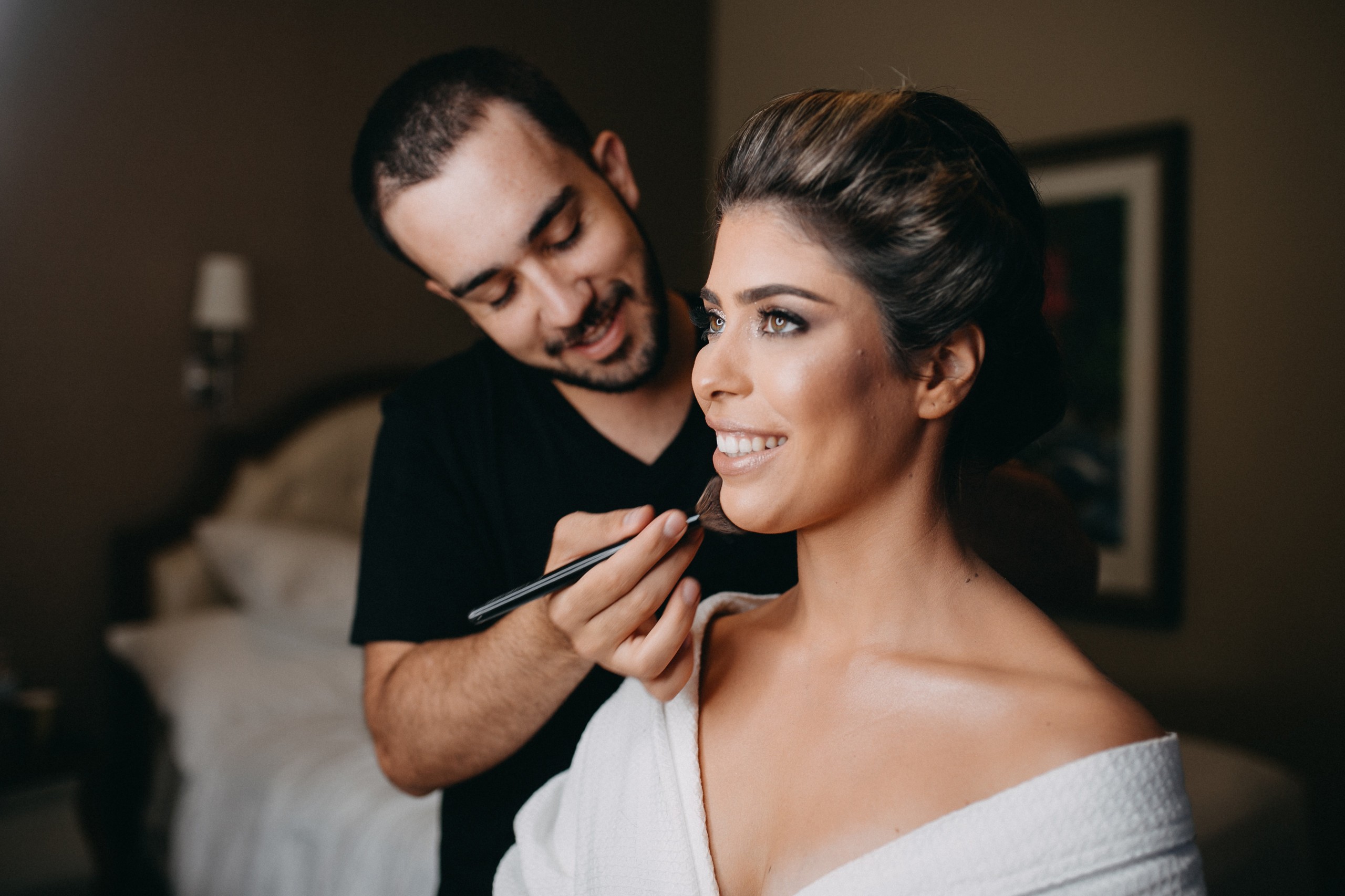noiva se arrumando para um casamento na Disney